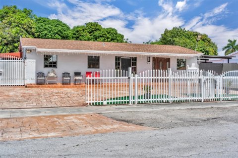 Villa ou maison à vendre à Miami Gardens, Floride: 3 chambres, 112.23 m2 № 1833703 - photo 4
