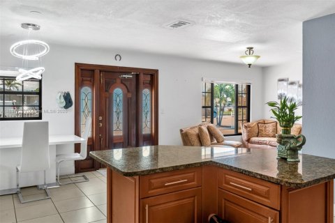 Villa ou maison à vendre à Miami Gardens, Floride: 3 chambres, 112.23 m2 № 1833703 - photo 7