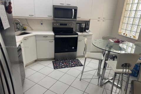 Condominio en venta en Boynton Beach, Florida, 3 dormitorios, 127.65 m2 № 1779260 - foto 9