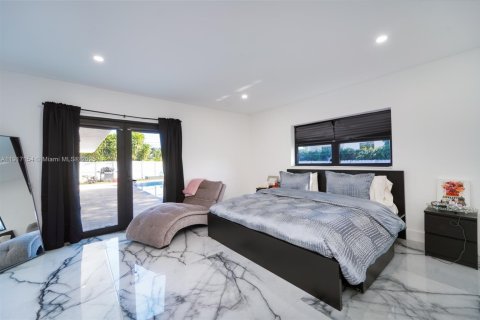 Villa ou maison à vendre à Miami, Floride: 4 chambres, 241.17 m2 № 1972095 - photo 10