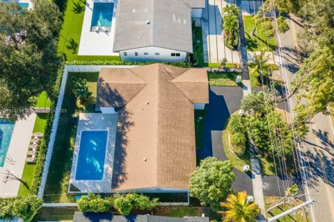 Villa ou maison à vendre à Miami, Floride: 4 chambres, 241.17 m2 № 1972095 - photo 28