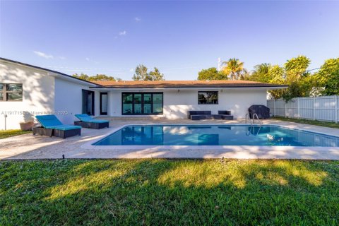 Villa ou maison à vendre à Miami, Floride: 4 chambres, 241.17 m2 № 1972095 - photo 17