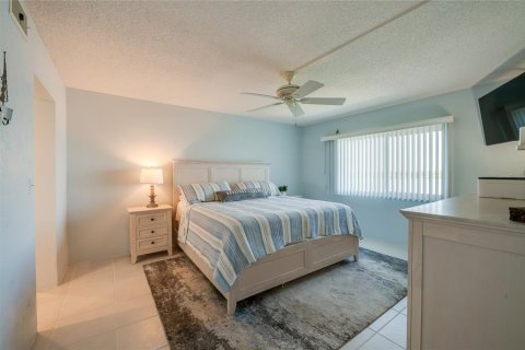 Condo in Port Orange, Florida, 3 bedrooms  № 1884803 - photo 18