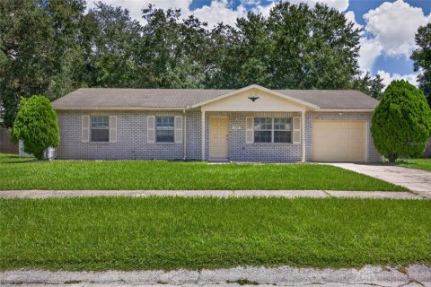 House in Lakeland, Florida 2 bedrooms, 104.05 sq.m. № 2363906