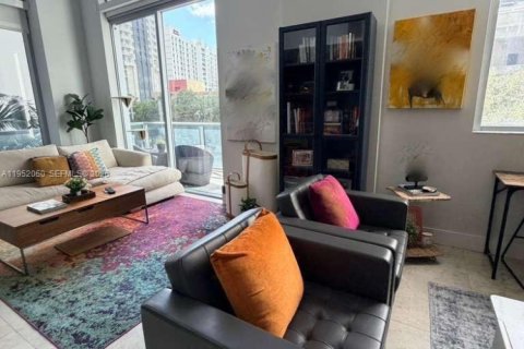 Condominio en venta en Miami, Florida, 1 dormitorio, 108.42 m2 № 2153177 - foto 3