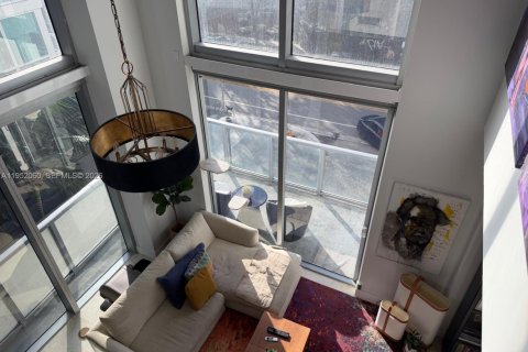 Condominio en venta en Miami, Florida, 1 dormitorio, 108.42 m2 № 2153177 - foto 19