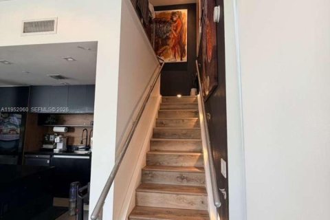 Condominio en venta en Miami, Florida, 1 dormitorio, 108.42 m2 № 2153177 - foto 16