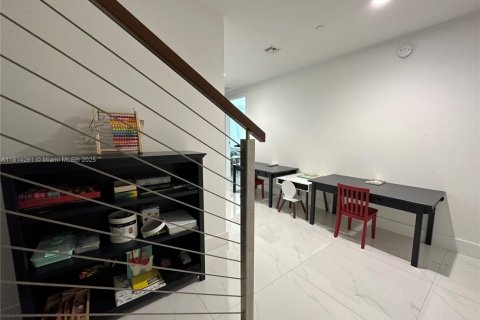 Condominio en venta en Miami, Florida, 3 dormitorios, 207.73 m2 № 1874414 - foto 25