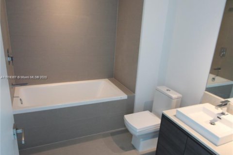 Condominio en venta en Miami, Florida, 3 dormitorios, 207.73 m2 № 1874414 - foto 5