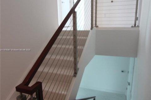 Condominio en venta en Miami, Florida, 3 dormitorios, 207.73 m2 № 1874414 - foto 7