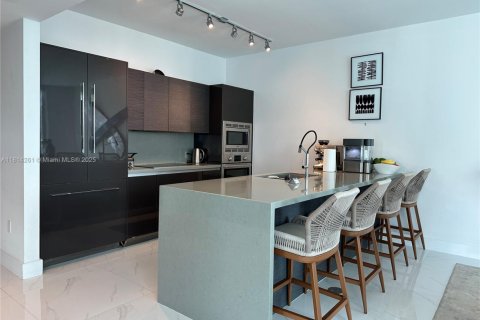 Condominio en venta en Miami, Florida, 3 dormitorios, 207.73 m2 № 1874414 - foto 19