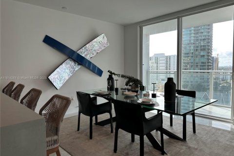 Condominio en venta en Miami, Florida, 3 dormitorios, 207.73 m2 № 1874414 - foto 20