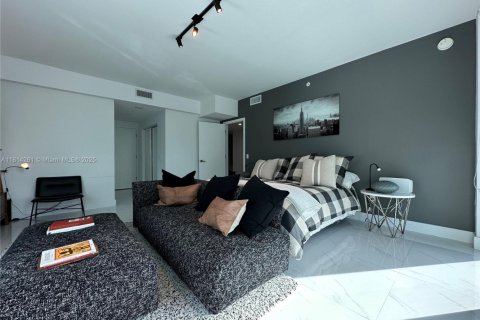Condominio en venta en Miami, Florida, 3 dormitorios, 207.73 m2 № 1874414 - foto 22