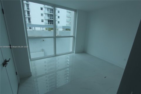 Condominio en venta en Miami, Florida, 3 dormitorios, 207.73 m2 № 1874414 - foto 4