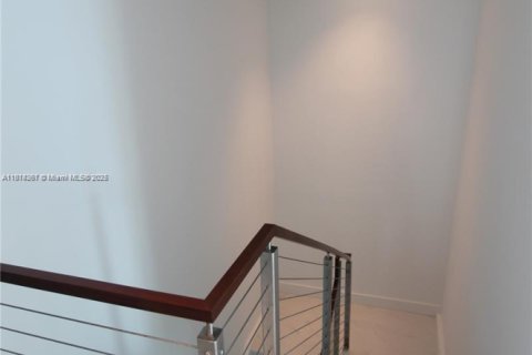 Condominio en venta en Miami, Florida, 3 dormitorios, 207.73 m2 № 1874414 - foto 6