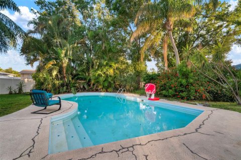 Casa en venta en Saint Petersburg, Florida, 3 dormitorios, 146.41 m2 № 1879736 - foto 12