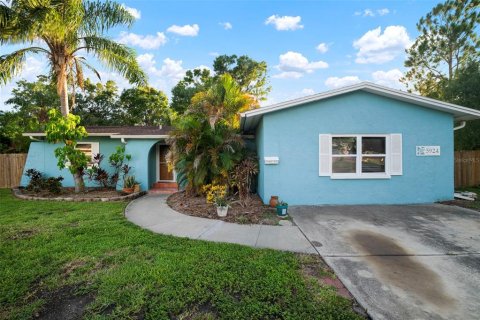 Casa en venta en Saint Petersburg, Florida, 3 dormitorios, 146.41 m2 № 1879736 - foto 1