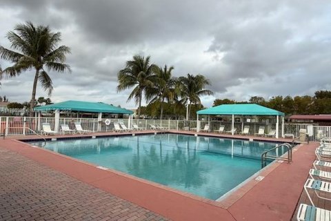 Снять в аренду таунхаус в Хомстед, Флорида 3 спальни, 120.96м2, № 1706372 - фото 19