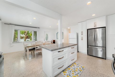 Casa en venta en Dania Beach, Florida, 3 dormitorios, 156.08 m2 № 2087486 - foto 11