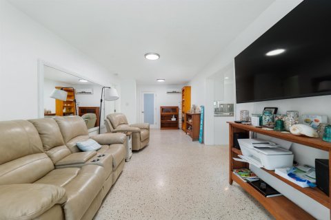 Casa en venta en Dania Beach, Florida, 3 dormitorios, 156.08 m2 № 2087486 - foto 15