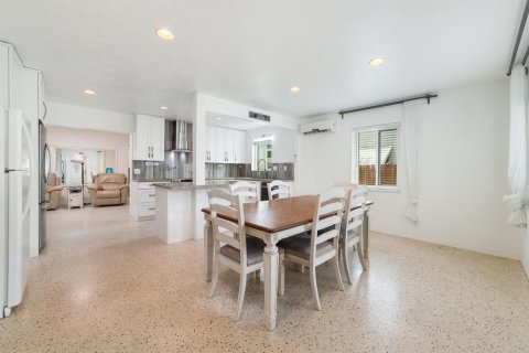 Casa en venta en Dania Beach, Florida, 3 dormitorios, 156.08 m2 № 2087486 - foto 3