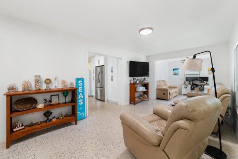Casa en venta en Dania Beach, Florida, 3 dormitorios, 156.08 m2 № 2087486 - foto 13