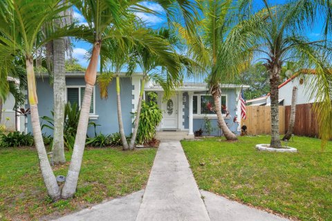 Villa ou maison à Dania Beach, Floride 3 chambres, 156.08 m2 № 2087486