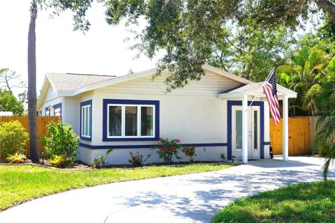 House in Bradenton, Florida 2 bedrooms, 104.05 sq.m. № 1759443 - photo 1
