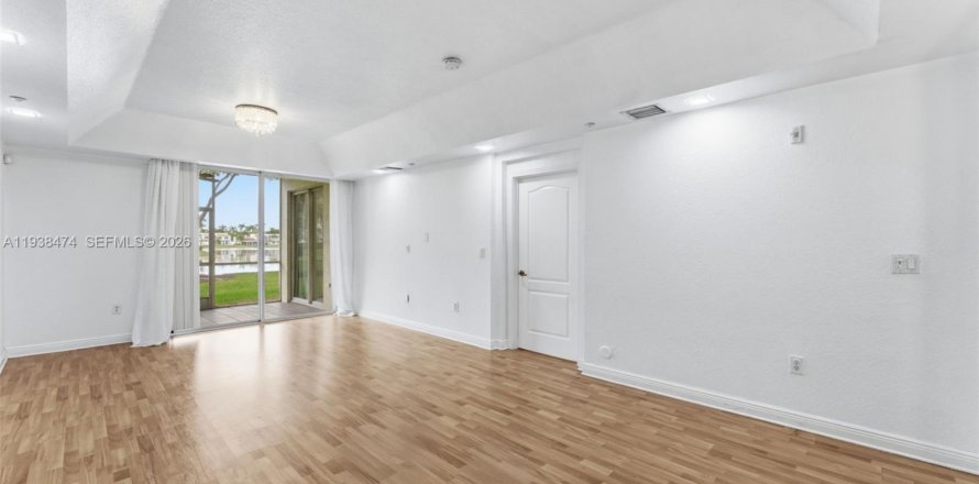 Condo à Doral, Floride, 3 chambres  № 1996119