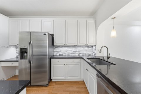 Copropriété à vendre à Doral, Floride: 3 chambres, 158.86 m2 № 1996119 - photo 17