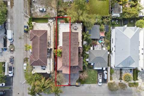 Touwnhouse à vendre à Fort Lauderdale, Floride: 4 chambres, 281.87 m2 № 2043477 - photo 2