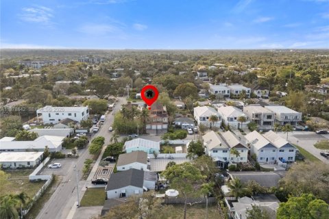 Touwnhouse à vendre à Fort Lauderdale, Floride: 4 chambres, 281.87 m2 № 2043477 - photo 4