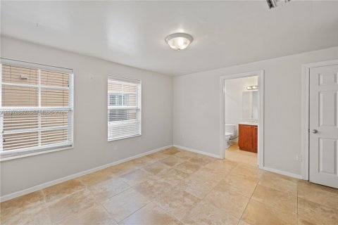Touwnhouse à vendre à Fort Lauderdale, Floride: 4 chambres, 281.87 m2 № 2043477 - photo 28