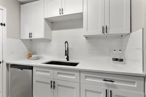 Condominio en venta en Lakeland, Florida, 2 dormitorios, 77.2 m2 № 1913490 - foto 8