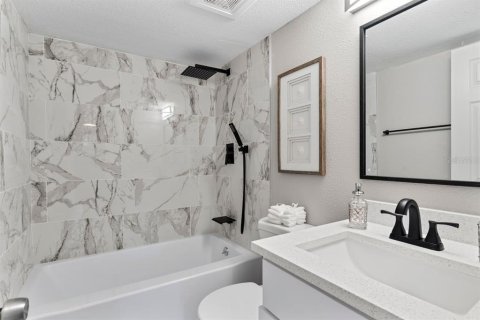 Condominio en venta en Lakeland, Florida, 2 dormitorios, 77.2 m2 № 1913490 - foto 17