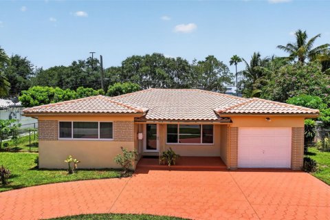 House in Hollywood, Florida 3 bedrooms, 130.81 sq.m. № 2169344