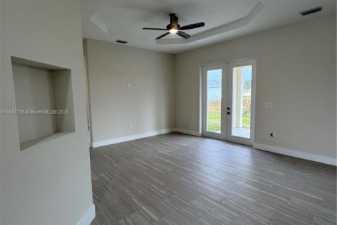 House in Lehigh Acres, Florida 4 bedrooms, 133.69 sq.m. № 1118367 - photo 15