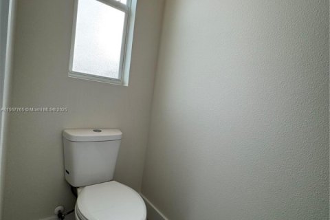House in Lehigh Acres, Florida 4 bedrooms, 133.69 sq.m. № 1118367 - photo 7