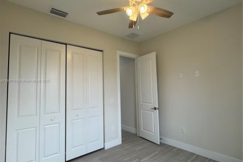House in Lehigh Acres, Florida 4 bedrooms, 133.69 sq.m. № 1118367 - photo 24