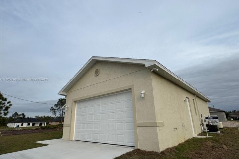 House in Lehigh Acres, Florida 4 bedrooms, 133.69 sq.m. № 1118367 - photo 3