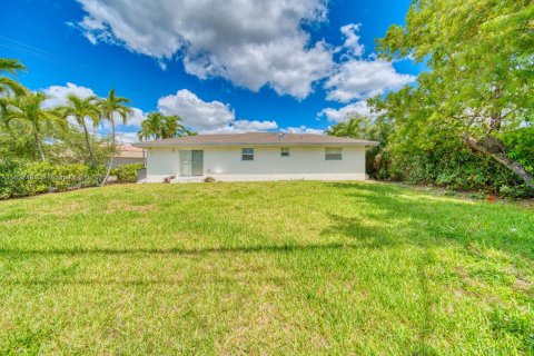 Casa en venta en Miami, Florida, 3 dormitorios, 113.34 m2 № 1799542 - foto 2