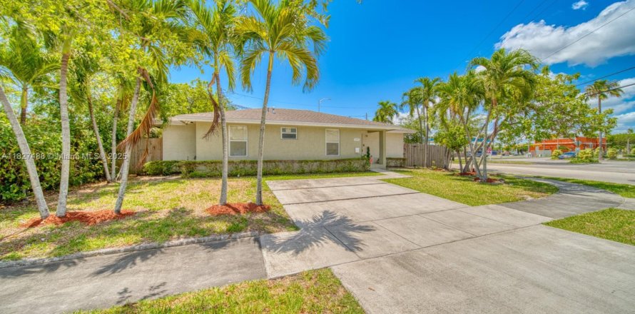 Casa en Miami, Florida 3 dormitorios, 113.34 m2 № 1799542