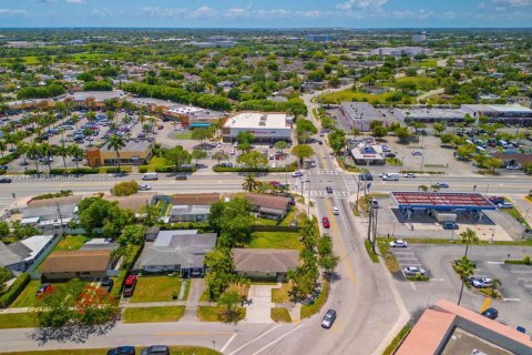 Casa en venta en Miami, Florida, 3 dormitorios, 113.34 m2 № 1799542 - foto 28