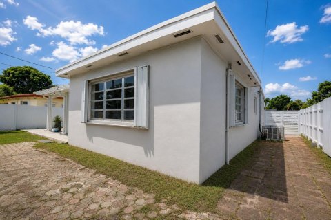 Купить виллу или дом в Холливуд, Флорида 1 комната, 118.91м2, № 2186418 - фото 14