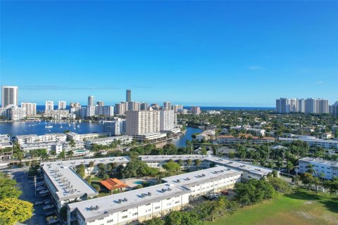 Купить кондоминиум в Халландейл-Бич, Флорида 2 спальни, 89.65м2, № 1997837 - фото 30