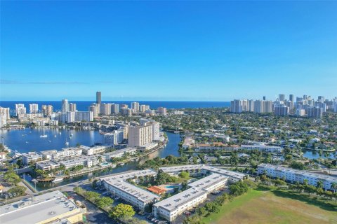 Купить кондоминиум в Халландейл-Бич, Флорида 2 спальни, 89.65м2, № 1997837 - фото 22