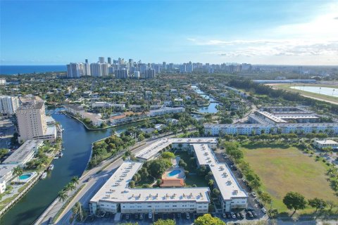 Купить кондоминиум в Халландейл-Бич, Флорида 2 спальни, 89.65м2, № 1997837 - фото 23