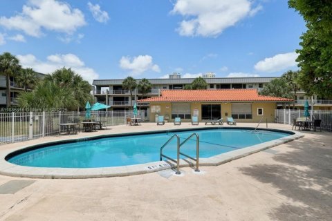 Copropriété à vendre à Hallandale Beach, Floride: 1 chambre, 65.03 m2 № 1944413 - photo 17