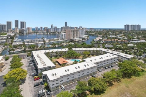Copropriété à vendre à Hallandale Beach, Floride: 1 chambre, 65.03 m2 № 1944413 - photo 21