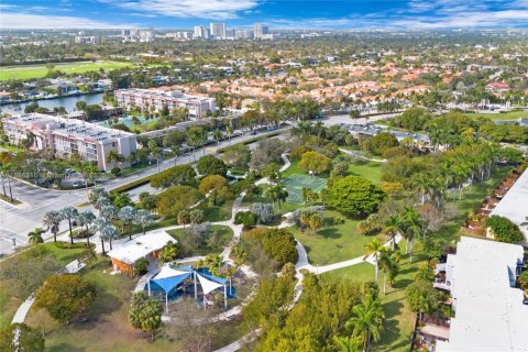 Copropriété à vendre à Hallandale Beach, Floride: 1 chambre, 65.03 m2 № 1944413 - photo 22